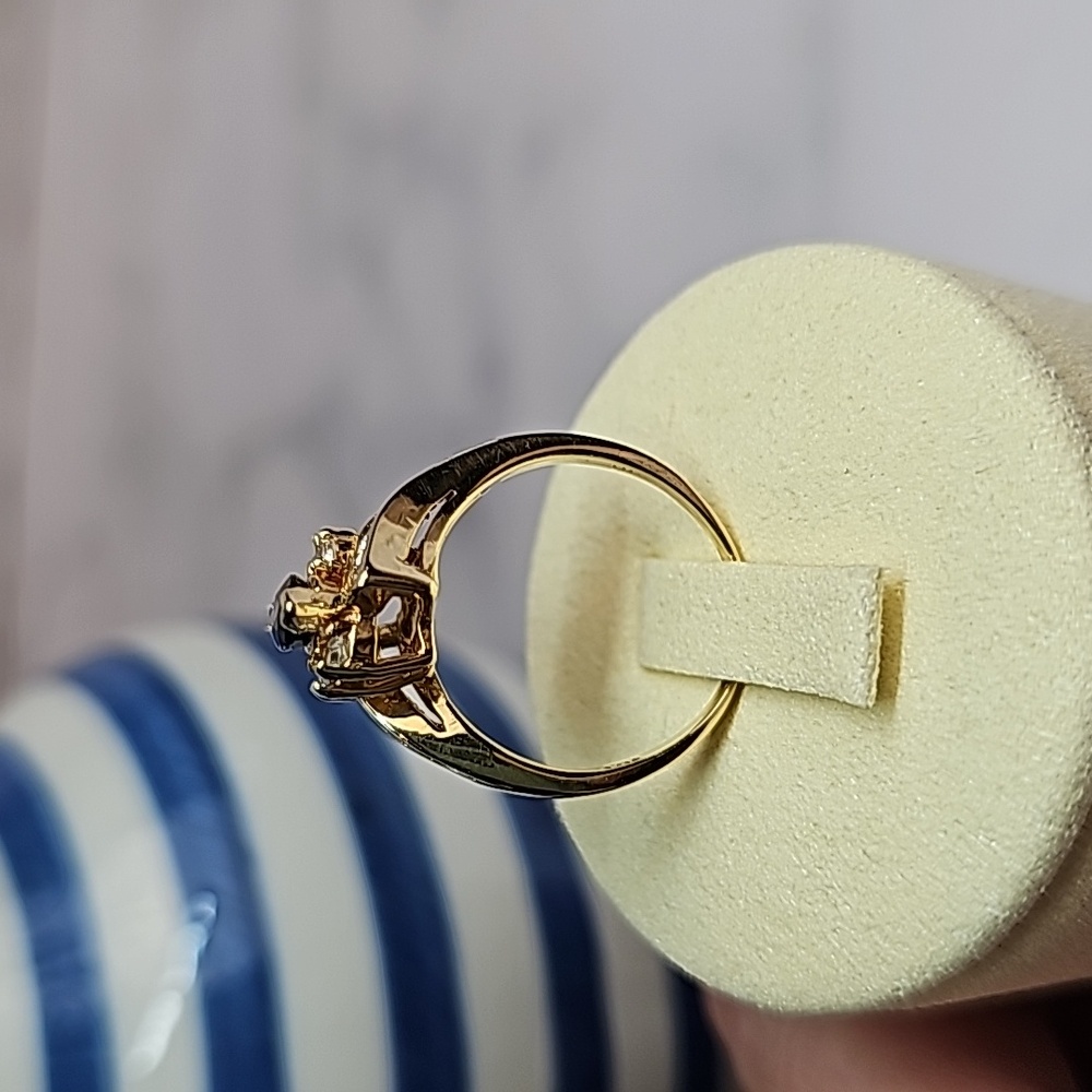 14KT YELLOW GOLD BLUE MARQUIS CUT SAPPHIRE AND DIAMOND RING - Picture 4 of 12